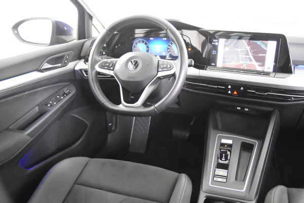 Volkswagen Golf 1.0 eTSI Life *1ste Eigenaar*Navigatie*Ambiente* Volkswagen Golf 1.0 eTSI Life *1ste Eigenaar*Navigatie*Ambiente*