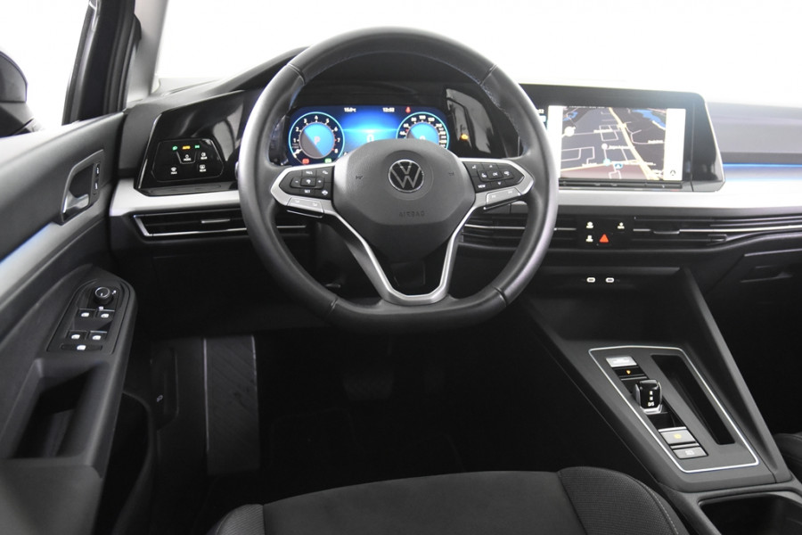 Volkswagen Golf 1.0 eTSI Life *1ste Eigenaar*Navigatie*Ambiente* Volkswagen Golf 1.0 eTSI Life *1ste Eigenaar*Navigatie*Ambiente*