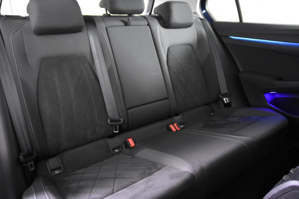 Volkswagen Golf 1.0 eTSI Life *1ste Eigenaar*Navigatie*Ambiente* Volkswagen Golf 1.0 eTSI Life *1ste Eigenaar*Navigatie*Ambiente*