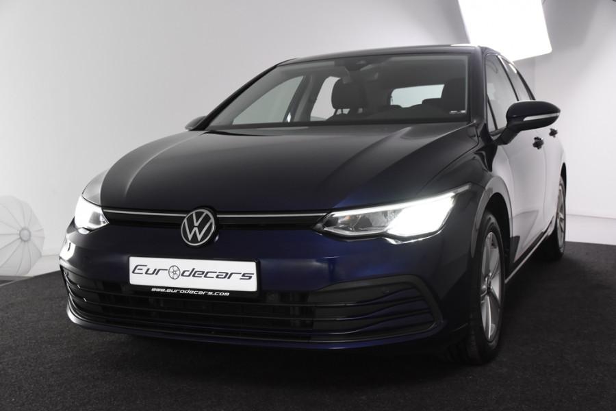 Volkswagen Golf 1.0 eTSI Life *1ste Eigenaar*Navigatie*Ambiente* Volkswagen Golf 1.0 eTSI Life *1ste Eigenaar*Navigatie*Ambiente*