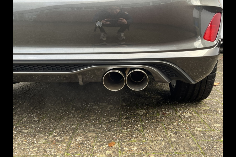 Ford Fiesta 1.5 EcoB. ST *dealeronderhouden* Ford Fiesta 1.5 EcoB. ST *dealeronderhouden*