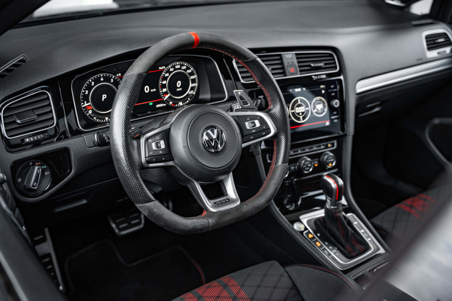 Volkswagen Golf 7.5 2.0 TSI GTI TCR - Panorama | Akrapovic l Dynaudio | ACC | Camera Volkswagen Golf 7.5 2.0 TSI GTI TCR - Panorama | Akrapovic l Dynaudio | ACC | Camera