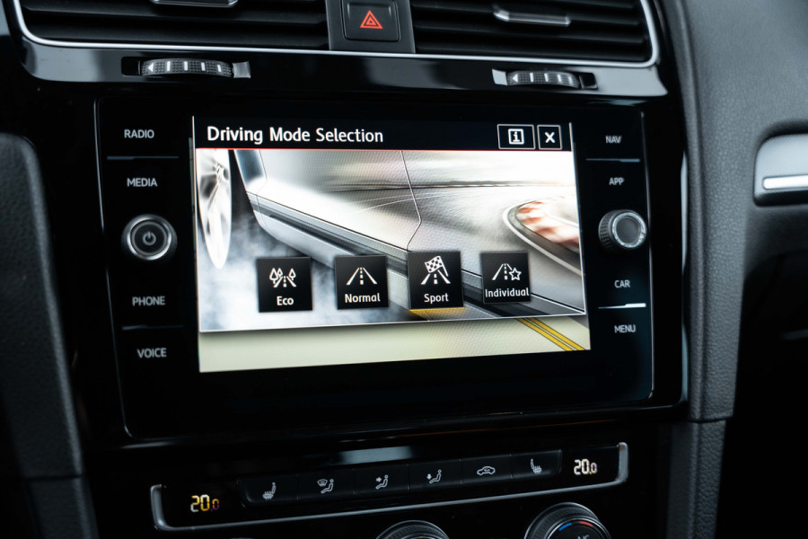 Volkswagen Golf 7.5 2.0 TSI GTI TCR - Panorama | Akrapovic l Dynaudio | ACC | Camera Volkswagen Golf 7.5 2.0 TSI GTI TCR - Panorama | Akrapovic l Dynaudio | ACC | Camera