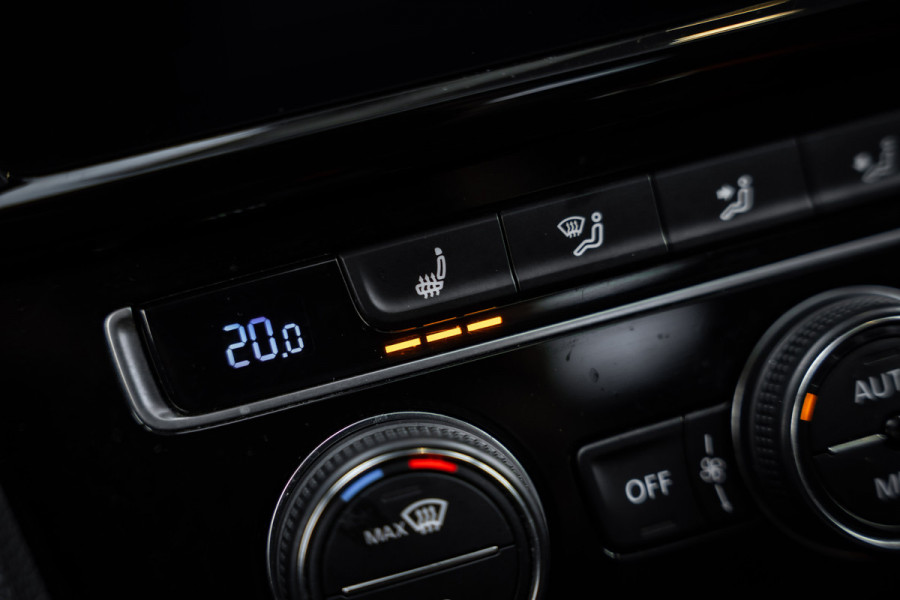 Volkswagen Golf 7.5 2.0 TSI GTI TCR - Panorama | Akrapovic l Dynaudio | ACC | Camera Volkswagen Golf 7.5 2.0 TSI GTI TCR - Panorama | Akrapovic l Dynaudio | ACC | Camera