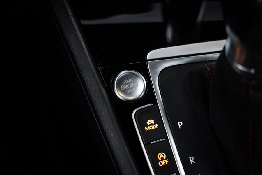 Volkswagen Golf 7.5 2.0 TSI GTI TCR - Panorama | Akrapovic l Dynaudio | ACC | Camera Volkswagen Golf 7.5 2.0 TSI GTI TCR - Panorama | Akrapovic l Dynaudio | ACC | Camera