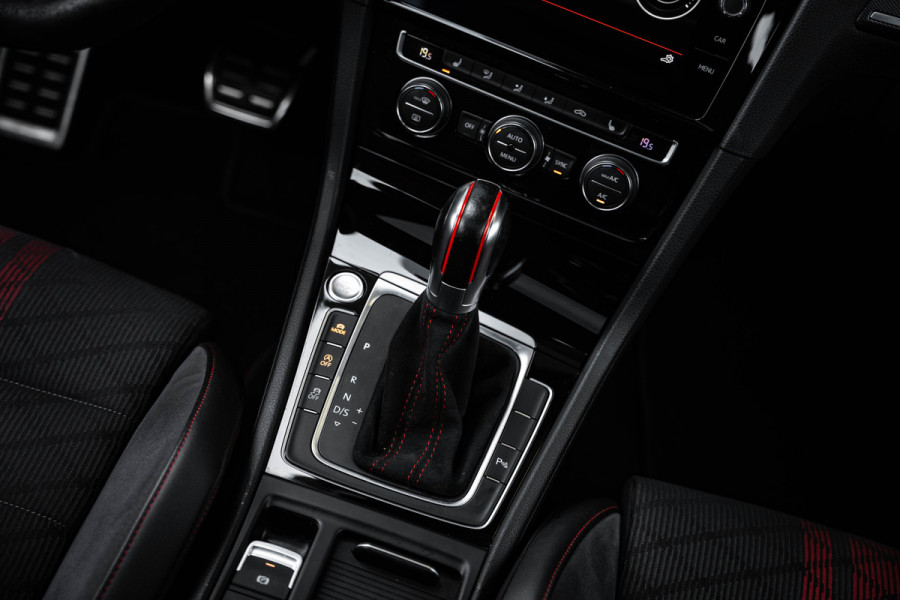 Volkswagen Golf 7.5 2.0 TSI GTI TCR - Panorama | Akrapovic l Dynaudio | ACC | Camera Volkswagen Golf 7.5 2.0 TSI GTI TCR - Panorama | Akrapovic l Dynaudio | ACC | Camera