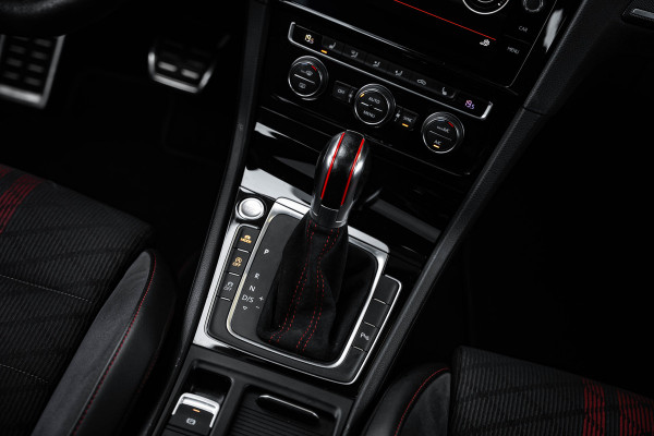 Volkswagen Golf 7.5 2.0 TSI GTI TCR - Panorama | Akrapovic l Dynaudio | ACC | Camera Volkswagen Golf 7.5 2.0 TSI GTI TCR - Panorama | Akrapovic l Dynaudio | ACC | Camera