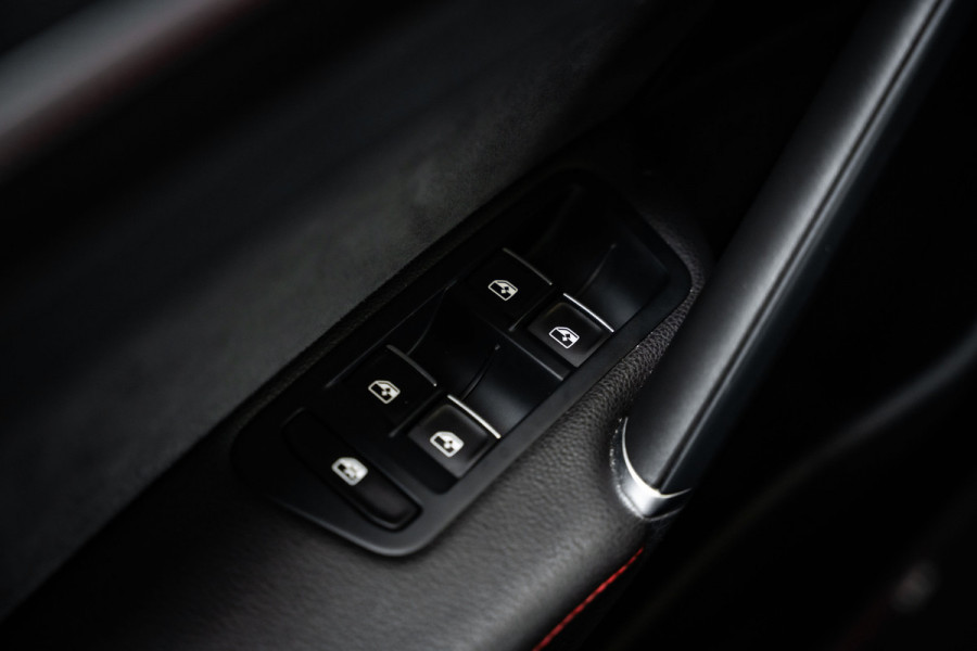 Volkswagen Golf 7.5 2.0 TSI GTI TCR - Panorama | Akrapovic l Dynaudio | ACC | Camera Volkswagen Golf 7.5 2.0 TSI GTI TCR - Panorama | Akrapovic l Dynaudio | ACC | Camera