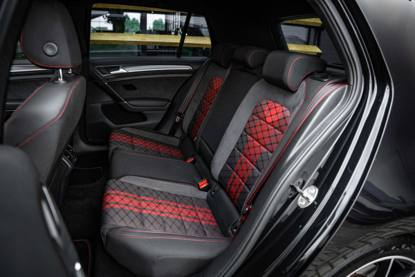 Volkswagen Golf 7.5 2.0 TSI GTI TCR - Panorama | Akrapovic l Dynaudio | ACC | Camera Volkswagen Golf 7.5 2.0 TSI GTI TCR - Panorama | Akrapovic l Dynaudio | ACC | Camera