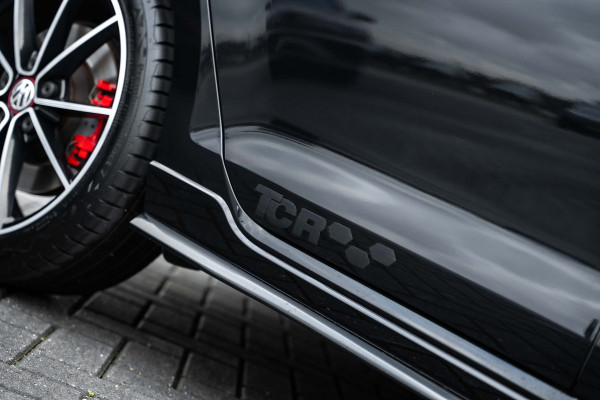 Volkswagen Golf 7.5 2.0 TSI GTI TCR - Panorama | Akrapovic l Dynaudio | ACC | Camera Volkswagen Golf 7.5 2.0 TSI GTI TCR - Panorama | Akrapovic l Dynaudio | ACC | Camera