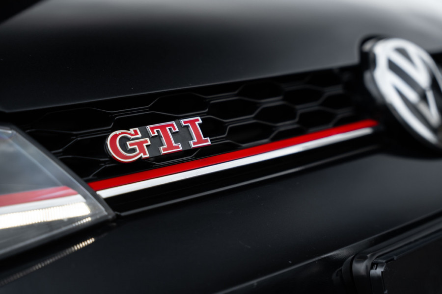 Volkswagen Golf 7.5 2.0 TSI GTI TCR - Panorama | Akrapovic l Dynaudio | ACC | Camera Volkswagen Golf 7.5 2.0 TSI GTI TCR - Panorama | Akrapovic l Dynaudio | ACC | Camera