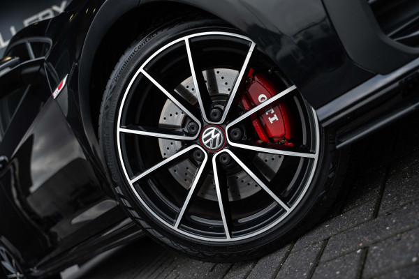 Volkswagen Golf 7.5 2.0 TSI GTI TCR - Panorama | Akrapovic l Dynaudio | ACC | Camera Volkswagen Golf 7.5 2.0 TSI GTI TCR - Panorama | Akrapovic l Dynaudio | ACC | Camera