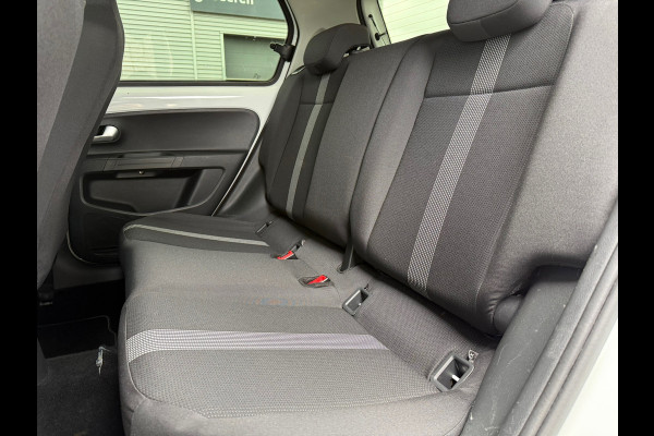 Volkswagen up! 1.0 BMT high up! - Parkeerhulp - Winterpakket - Camera - Org.NL Volkswagen up! 1.0 BMT high up! - Parkeerhulp - Winterpakket - Camera - Org.NL