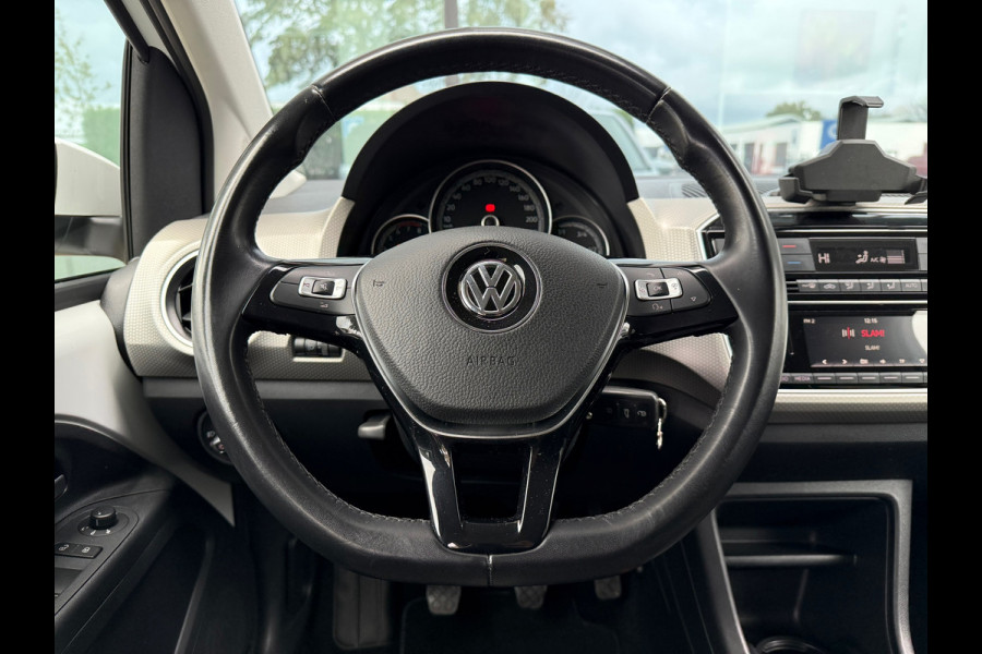 Volkswagen up! 1.0 BMT high up! - Parkeerhulp - Winterpakket - Camera - Org.NL Volkswagen up! 1.0 BMT high up! - Parkeerhulp - Winterpakket - Camera - Org.NL