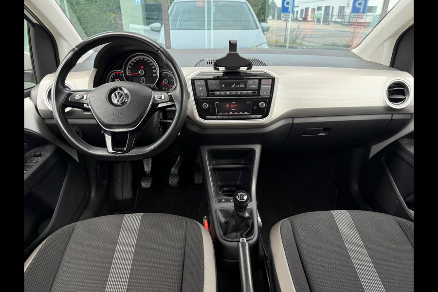 Volkswagen up! 1.0 BMT high up! - Parkeerhulp - Winterpakket - Camera - Org.NL Volkswagen up! 1.0 BMT high up! - Parkeerhulp - Winterpakket - Camera - Org.NL