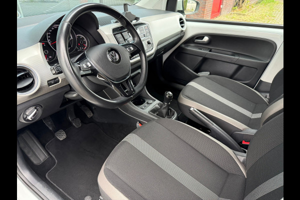 Volkswagen up! 1.0 BMT high up! - Parkeerhulp - Winterpakket - Camera - Org.NL Volkswagen up! 1.0 BMT high up! - Parkeerhulp - Winterpakket - Camera - Org.NL