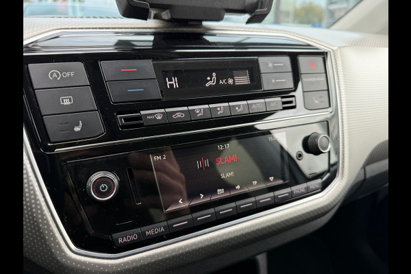Volkswagen up! 1.0 BMT high up! - Parkeerhulp - Winterpakket - Camera - Org.NL Volkswagen up! 1.0 BMT high up! - Parkeerhulp - Winterpakket - Camera - Org.NL