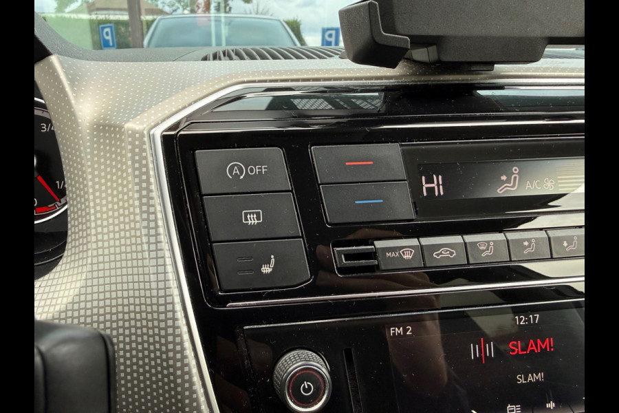 Volkswagen up! 1.0 BMT high up! - Parkeerhulp - Winterpakket - Camera - Org.NL Volkswagen up! 1.0 BMT high up! - Parkeerhulp - Winterpakket - Camera - Org.NL