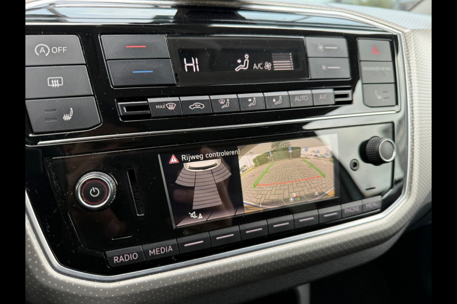 Volkswagen up! 1.0 BMT high up! - Parkeerhulp - Winterpakket - Camera - Org.NL Volkswagen up! 1.0 BMT high up! - Parkeerhulp - Winterpakket - Camera - Org.NL