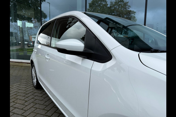 Volkswagen up! 1.0 BMT high up! - Parkeerhulp - Winterpakket - Camera - Org.NL Volkswagen up! 1.0 BMT high up! - Parkeerhulp - Winterpakket - Camera - Org.NL