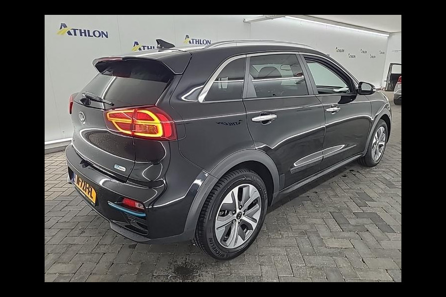 Kia e-Niro ExecutiveLine 64 kWh | Navi | Camera | Leder | Panorama Kia e-Niro ExecutiveLine 64 kWh | Navi | Camera | Leder | Panorama