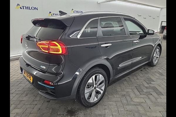 Kia e-Niro ExecutiveLine 64 kWh | Navi | Camera | Leder | Panorama Kia e-Niro ExecutiveLine 64 kWh | Navi | Camera | Leder | Panorama