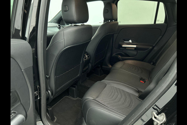 Mercedes-Benz GLA 200 Black Line 163PK CAMERA | NAVI | STOF-LEDER Mercedes-Benz GLA 200 Black Line 163PK CAMERA | NAVI | STOF-LEDER