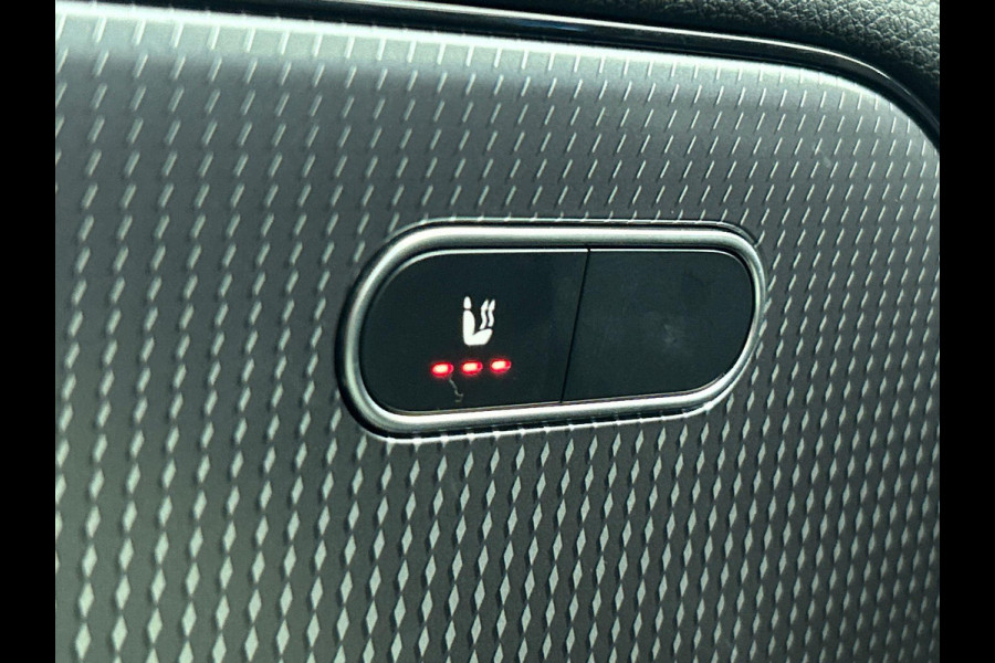 Mercedes-Benz GLA 200 Black Line 163PK CAMERA | NAVI | STOF-LEDER Mercedes-Benz GLA 200 Black Line 163PK CAMERA | NAVI | STOF-LEDER