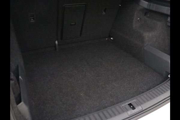 Škoda ENYAQ iV 80 | Matrix LED | Carplay | Camera | Navigatie | Sfeerverlichting | Half leder | Stuurverwarming | Cruise control | Parkeerhulp Škoda ENYAQ iV 80 | Matrix LED | Carplay | Camera | Navigatie | Sfeerverlichting | Half leder | Stuurverwarming | Cruise control | Parkeerhulp