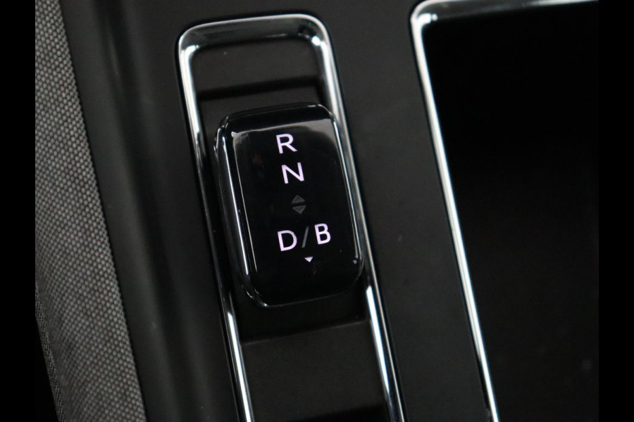 Škoda ENYAQ iV 80 | Matrix LED | Carplay | Camera | Navigatie | Sfeerverlichting | Half leder | Stuurverwarming | Cruise control | Parkeerhulp Škoda ENYAQ iV 80 | Matrix LED | Carplay | Camera | Navigatie | Sfeerverlichting | Half leder | Stuurverwarming | Cruise control | Parkeerhulp