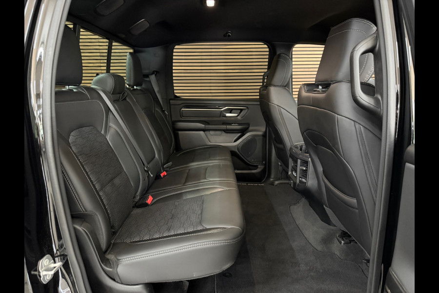 Dodge Ram 1500 5.7 V8 4x4 Crew Cab Sport | Full BLACK | Camera | ALPINE | Soft Cover | Apple Carplay | Cruise | Dodge Ram 1500 5.7 V8 4x4 Crew Cab Sport | Full BLACK | Camera | ALPINE | Soft Cover | Apple Carplay | Cruise |