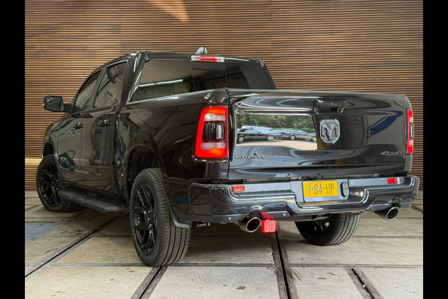 Dodge Ram 1500 5.7 V8 4x4 Crew Cab Sport | Full BLACK | Camera | ALPINE | Soft Cover | Apple Carplay | Cruise | Dodge Ram 1500 5.7 V8 4x4 Crew Cab Sport | Full BLACK | Camera | ALPINE | Soft Cover | Apple Carplay | Cruise |