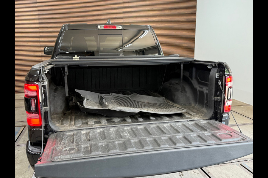 Dodge Ram 1500 5.7 V8 4x4 Crew Cab Sport | Full BLACK | Camera | ALPINE | Soft Cover | Apple Carplay | Cruise | Dodge Ram 1500 5.7 V8 4x4 Crew Cab Sport | Full BLACK | Camera | ALPINE | Soft Cover | Apple Carplay | Cruise |