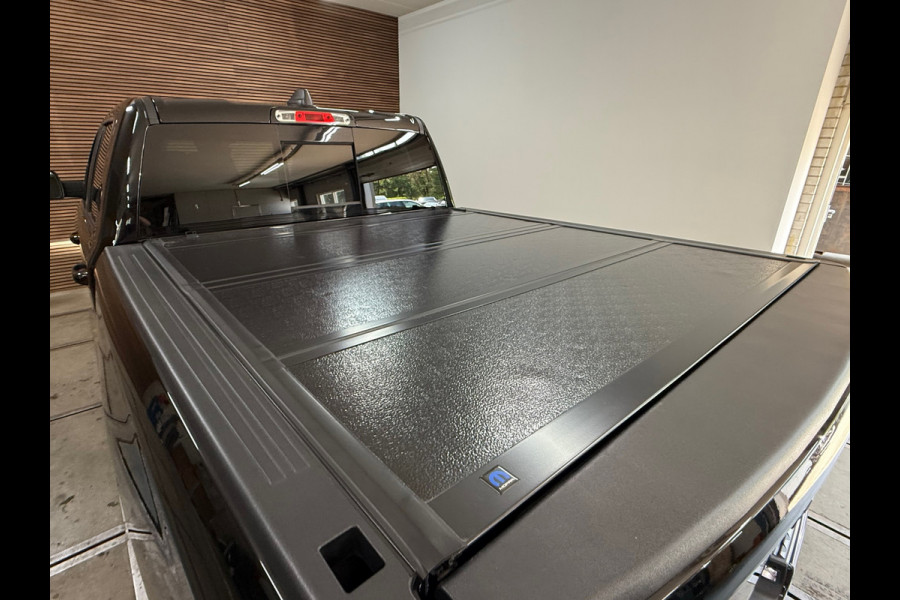 Dodge Ram 1500 5.7 V8 4x4 Crew Cab Sport | Full BLACK | Camera | ALPINE | Soft Cover | Apple Carplay | Cruise | Dodge Ram 1500 5.7 V8 4x4 Crew Cab Sport | Full BLACK | Camera | ALPINE | Soft Cover | Apple Carplay | Cruise |