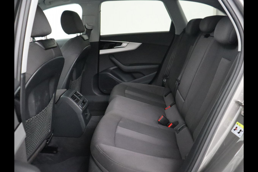 Audi A4 35 TFSI Business Edition | Carplay | Sportstoelen | Full LED | Virtual Cockpit | Navigatie | DAB | Climate control | Parkeerhulp | Cruise control