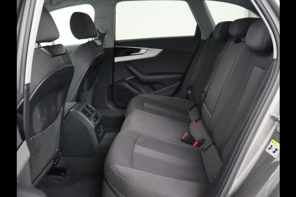 Audi A4 35 TFSI Business Edition | Carplay | Sportstoelen | Full LED | Virtual Cockpit | Navigatie | DAB | Climate control | Parkeerhulp | Cruise control