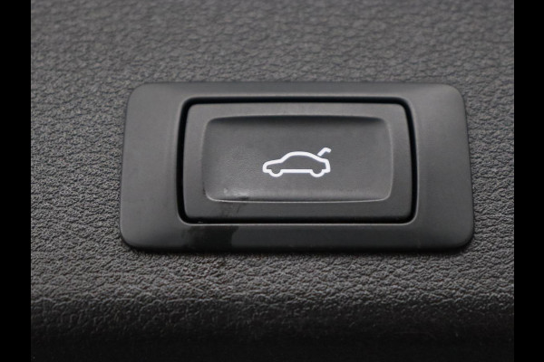 Audi A4 35 TFSI Business Edition | Carplay | Sportstoelen | Full LED | Virtual Cockpit | Navigatie | DAB | Climate control | Parkeerhulp | Cruise control