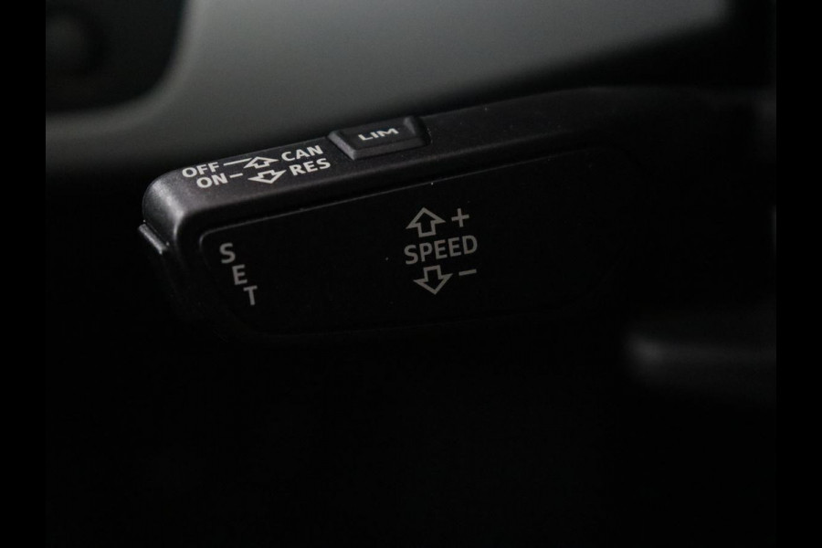 Audi A4 35 TFSI Business Edition | Carplay | Sportstoelen | Full LED | Virtual Cockpit | Navigatie | DAB | Climate control | Parkeerhulp | Cruise control