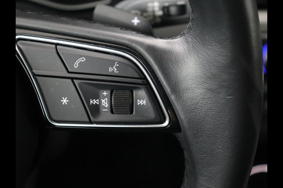 Audi A4 35 TFSI Business Edition | Carplay | Sportstoelen | Full LED | Virtual Cockpit | Navigatie | DAB | Climate control | Parkeerhulp | Cruise control