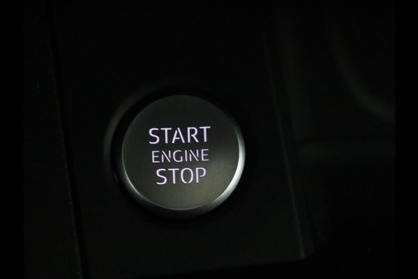 Audi A4 35 TFSI Business Edition | Carplay | Sportstoelen | Full LED | Virtual Cockpit | Navigatie | DAB | Climate control | Parkeerhulp | Cruise control