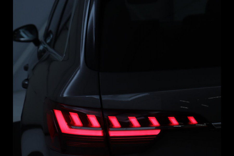 Audi A4 35 TFSI Business Edition | Carplay | Sportstoelen | Full LED | Virtual Cockpit | Navigatie | DAB | Climate control | Parkeerhulp | Cruise control