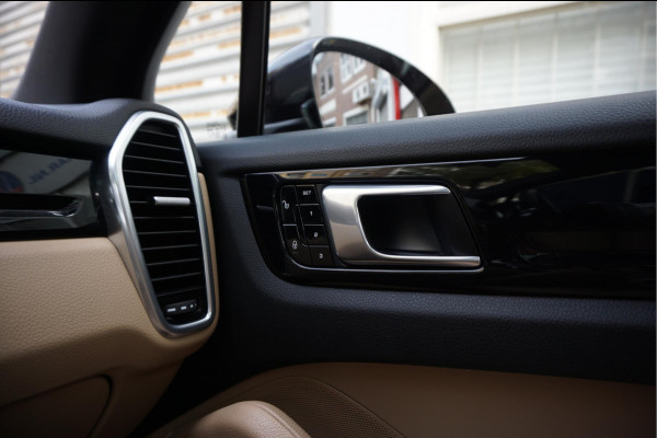 Porsche Cayenne 2.9 S AWD Aut8 441pk | Panoramadak | Luchtvering PASM | GTS sportzetels voor en achter | Uitgebreid memory pakket | Volledig onderhouden | Porsche RS Design velgen 21inch 2 sets banden |