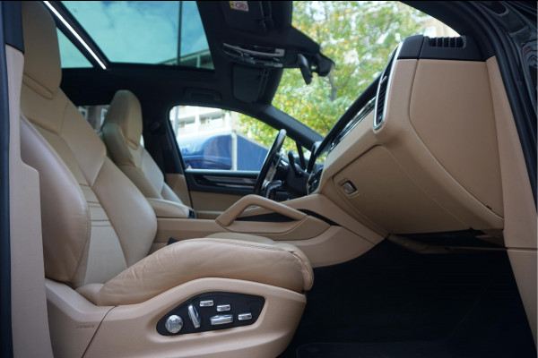 Porsche Cayenne 2.9 S AWD Aut8 441pk | Panoramadak | Luchtvering PASM | GTS sportzetels voor en achter | Uitgebreid memory pakket | Volledig onderhouden | Porsche RS Design velgen 21inch 2 sets banden |