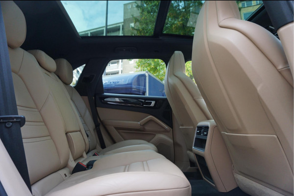 Porsche Cayenne 2.9 S AWD Aut8 441pk | Panoramadak | Luchtvering PASM | GTS sportzetels voor en achter | Uitgebreid memory pakket | Volledig onderhouden | Porsche RS Design velgen 21inch 2 sets banden |
