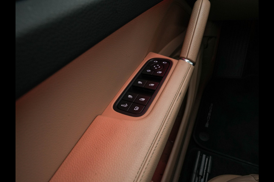 Porsche Cayenne Coupé 3.0 E-Hybrid Platinum Edition (INCL.BTW) *LUXURY-LEATHER | FULL-LED | MEMORY-PACK | BLIND-SPOT | BOSE-SOUND | HEATED-COMFORTSEATS | AIR-SUSPENSION | SPORT-EXHAUST | KEYLESS | CAMERA | DAB+ | NAVI-FULLMAP | TOWBAR | 22''AL Porsche Cayenne Coupé 3.0 E-Hybrid Platinum Edition (INCL.BTW) *LUXURY-LEATHER | FULL-LED | MEMORY-PACK | BLIND-SPOT | BOSE-SOUND | HEATED-COMFORTSEATS | AIR-SUSPENSION | SPORT-EXHAUST | KEYLESS | CAMERA | DAB+ | NAVI-FULLMAP | TOWBAR | 22''AL