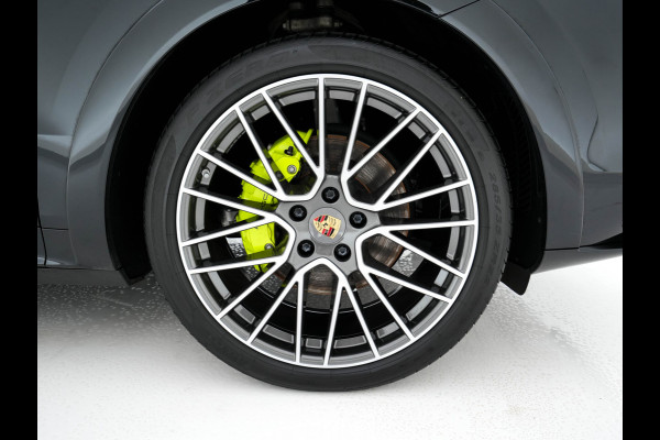 Porsche Cayenne Coupé 3.0 E-Hybrid Platinum Edition (INCL.BTW) *LUXURY-LEATHER | FULL-LED | MEMORY-PACK | BLIND-SPOT | BOSE-SOUND | HEATED-COMFORTSEATS | AIR-SUSPENSION | SPORT-EXHAUST | KEYLESS | CAMERA | DAB+ | NAVI-FULLMAP | TOWBAR | 22''AL Porsche Cayenne Coupé 3.0 E-Hybrid Platinum Edition (INCL.BTW) *LUXURY-LEATHER | FULL-LED | MEMORY-PACK | BLIND-SPOT | BOSE-SOUND | HEATED-COMFORTSEATS | AIR-SUSPENSION | SPORT-EXHAUST | KEYLESS | CAMERA | DAB+ | NAVI-FULLMAP | TOWBAR | 22''AL