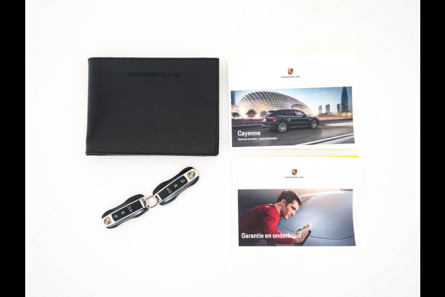 Porsche Cayenne Coupé 3.0 E-Hybrid Platinum Edition (INCL.BTW) *LUXURY-LEATHER | FULL-LED | MEMORY-PACK | BLIND-SPOT | BOSE-SOUND | HEATED-COMFORTSEATS | AIR-SUSPENSION | SPORT-EXHAUST | KEYLESS | CAMERA | DAB+ | NAVI-FULLMAP | TOWBAR | 22''AL Porsche Cayenne Coupé 3.0 E-Hybrid Platinum Edition (INCL.BTW) *LUXURY-LEATHER | FULL-LED | MEMORY-PACK | BLIND-SPOT | BOSE-SOUND | HEATED-COMFORTSEATS | AIR-SUSPENSION | SPORT-EXHAUST | KEYLESS | CAMERA | DAB+ | NAVI-FULLMAP | TOWBAR | 22''AL