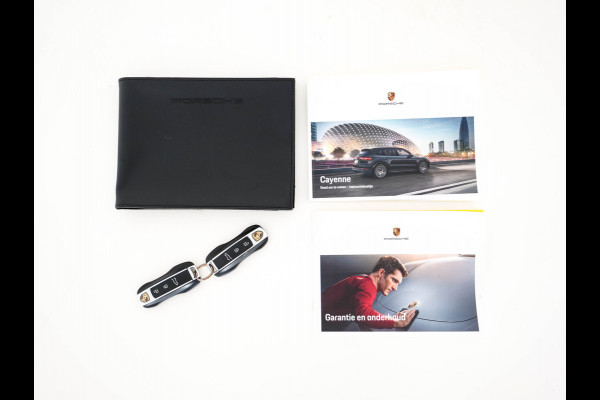 Porsche Cayenne Coupé 3.0 E-Hybrid Platinum Edition (INCL.BTW) *LUXURY-LEATHER | FULL-LED | MEMORY-PACK | BLIND-SPOT | BOSE-SOUND | HEATED-COMFORTSEATS | AIR-SUSPENSION | SPORT-EXHAUST | KEYLESS | CAMERA | DAB+ | NAVI-FULLMAP | TOWBAR | 22''AL Porsche Cayenne Coupé 3.0 E-Hybrid Platinum Edition (INCL.BTW) *LUXURY-LEATHER | FULL-LED | MEMORY-PACK | BLIND-SPOT | BOSE-SOUND | HEATED-COMFORTSEATS | AIR-SUSPENSION | SPORT-EXHAUST | KEYLESS | CAMERA | DAB+ | NAVI-FULLMAP | TOWBAR | 22''AL