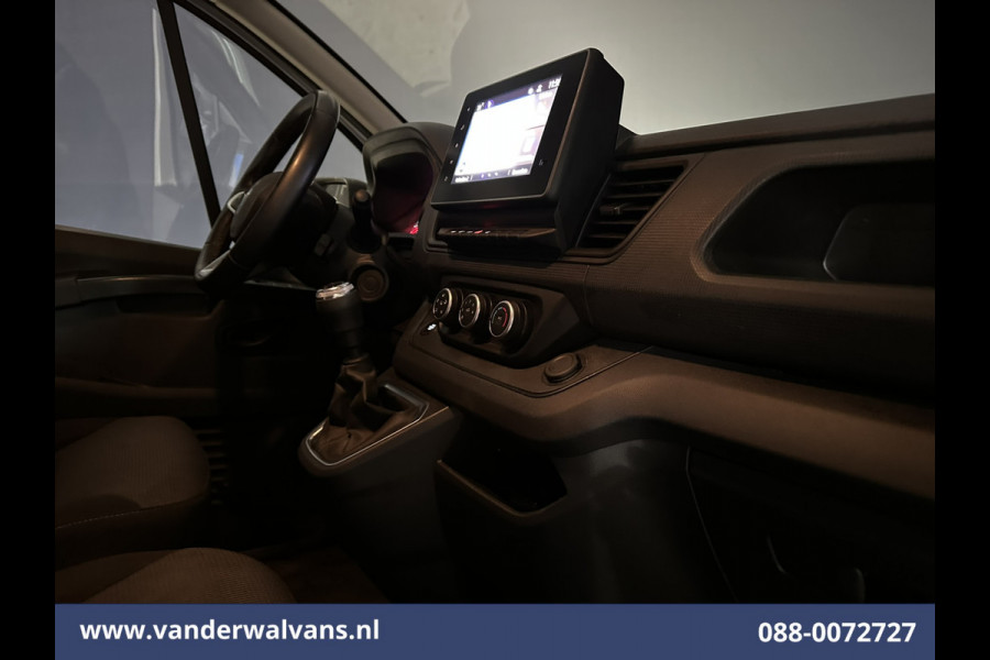 Renault Trafic 2.0 dCi 131pk L2H1 Euro6 Airco | Camera | Navigatie | LED | Cruisecontrol 270 Graden achterdeuren, Parkeersensoren, Bijrijdersbank, 2500kg trekvermogen Renault Trafic 2.0 dCi 131pk L2H1 Euro6 Airco | Camera | Navigatie | LED | Cruisecontrol 270 Graden achterdeuren, Parkeersensoren, Bijrijdersbank, 2500kg trekvermogen