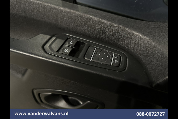 Renault Trafic 2.0 dCi 131pk L2H1 Euro6 Airco | Camera | Navigatie | LED | Cruisecontrol 270 Graden achterdeuren, Parkeersensoren, Bijrijdersbank, 2500kg trekvermogen Renault Trafic 2.0 dCi 131pk L2H1 Euro6 Airco | Camera | Navigatie | LED | Cruisecontrol 270 Graden achterdeuren, Parkeersensoren, Bijrijdersbank, 2500kg trekvermogen